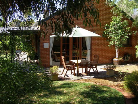 Port Willunga Cottages - Queensland Tourism 3