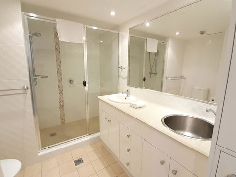 Princess Palm On The Beach - QLD Tourism 3