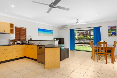 Private Large Cairns Family Home, Rainforest Views - QLD Tourism 3