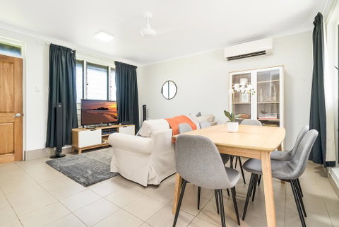 Private Pool, Big Backyard, Aircon - Paradise! - QLD Tourism 1