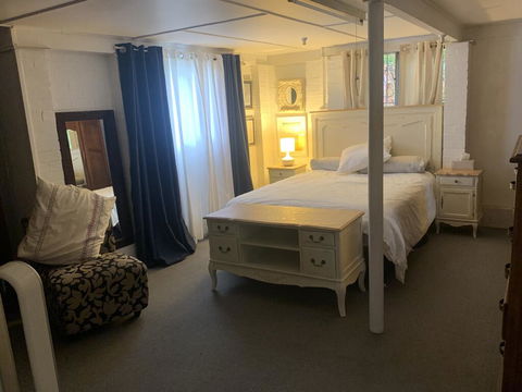 Private Room Downstairs Area - QLD Tourism 0