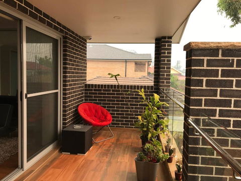 Private Room In Modern, Comfortable Home Stay - QLD Tourism 2
