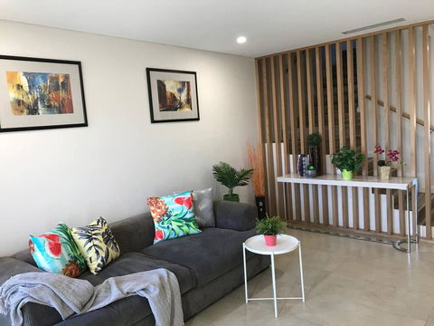 Private Room In Modern, Comfortable Home Stay - QLD Tourism 0