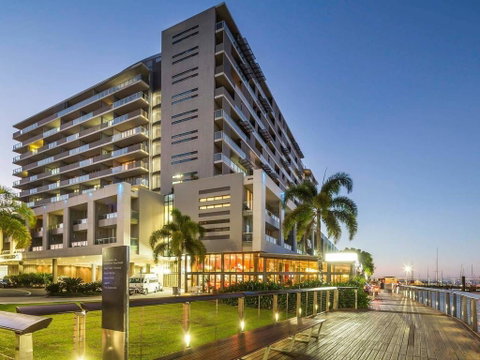 Privately Owned Hotel Room By Cairns Marina 222 - QLD Tourism 1