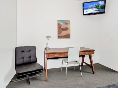 Privately Owned Hotel Room By Cairns Marina 222 - QLD Tourism 2