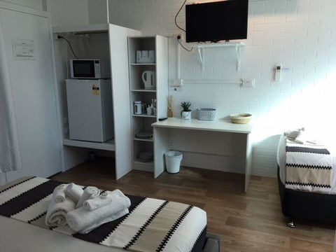 Proserpine Motel - QLD Tourism 1