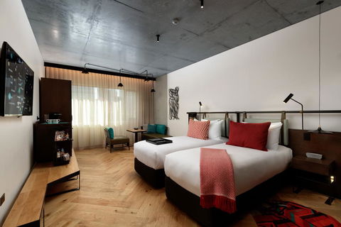 QT Melbourne - QLD Tourism 3