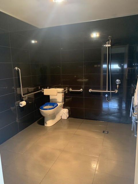 Queens Arms Hotel - Queensland Tourism 1