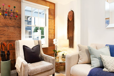 Quiet Family Home With Garden Courtyard Near Cafes - QLD Tourism 3