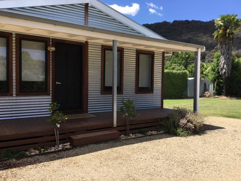 Rail Trail Cottage - QLD Tourism 0
