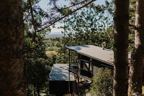 Rainforest Gardens - Luxury Hillside Chalets With Views To Bay & Islands - QLD Tourism 1