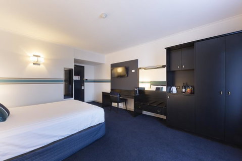 Ramada Diplomat Canberra - QLD Tourism 2