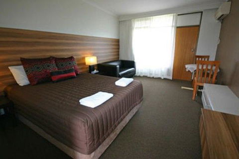 Red Cedars Motel - Queensland Tourism 2