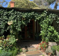 Red Hill Cottage - QLD Tourism