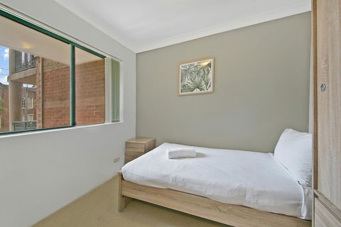 REDFERN 3 BEDROOM APARTMENT FREE PARKING WALK TO CENTRAL STATION NRE187 - QLD Tourism 2