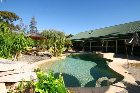 Relaxin - QLD Tourism 1