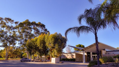 Renmark Country Club - QLD Tourism 1
