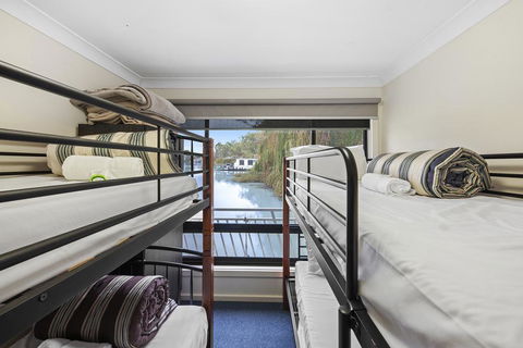 Renmark River Villas And Boats & Bedzzz - Queensland Tourism 3