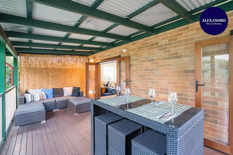Rent Two Beach Units As One - Stay With Family - QLD Tourism 0