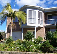 Retreat on Surf Beach - Queensland Tourism