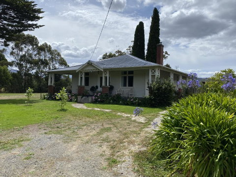 River Front Estate - QLD Tourism 0