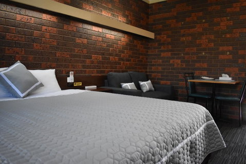 Riviana Motel - QLD Tourism 1