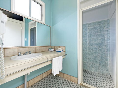Riviera Motel Bundaberg - QLD Tourism 3