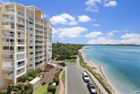 Riviere On Golden Beach - QLD Tourism 0