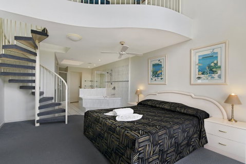 Riviere On Golden Beach - QLD Tourism 2