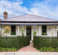 Roalies Farm House - Queensland Tourism