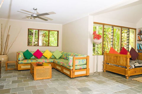 Rocky Point Retreat - Queensland Tourism 1