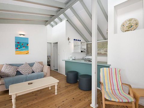 Rocky Views 1 - QLD Tourism 2