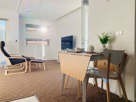 Roomvillas Blackwater - QLD Tourism 2