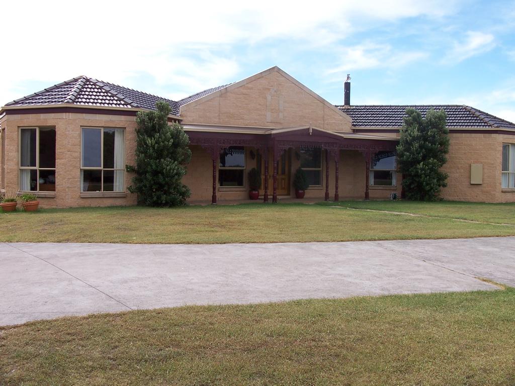Warrnambool VIC QLD Tourism
