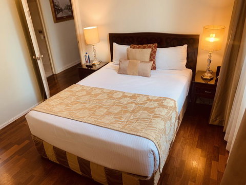 Royal Albert Hotel - QLD Tourism 2