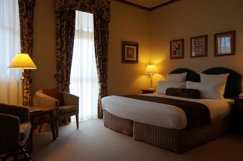 Royal Exchange Hotel - QLD Tourism 0