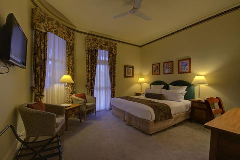 Royal Exchange Hotel - QLD Tourism 1