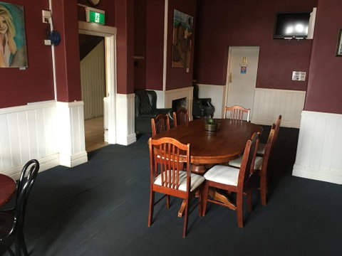 Royal Exchange Hotel - QLD Tourism 3