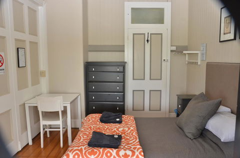 Royal Gatton Hotel - QLD Tourism 1