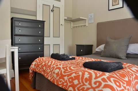 Royal Gatton Hotel - QLD Tourism 3