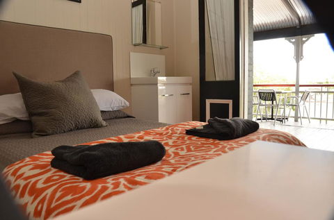 Royal Gatton Hotel - QLD Tourism 2