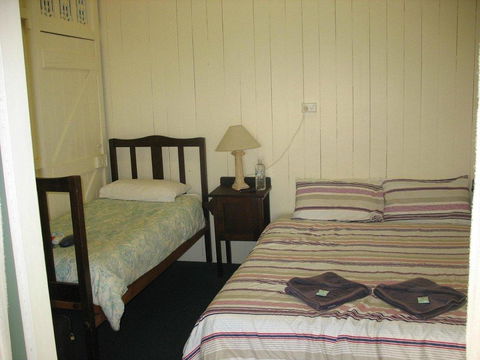 Royal Hotel Herberton - Queensland Tourism 1