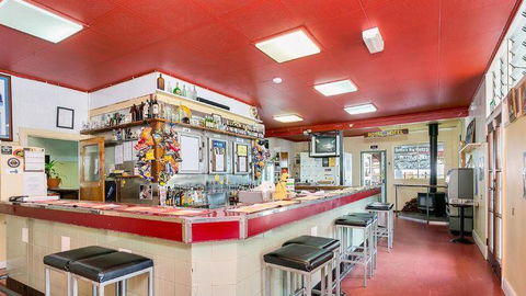 Royal Hotel Herberton - Queensland Tourism 3