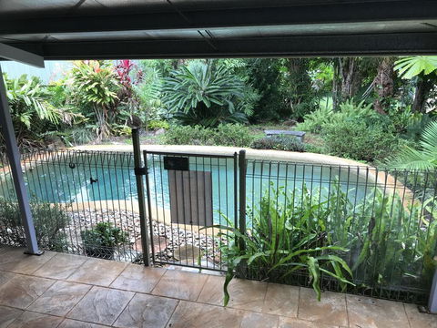 Royal Palm Cottage, Entire Two Bedroom 2 Bathroom House With Pool - QLD Tourism 0