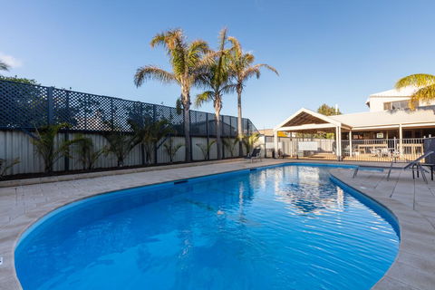 Sails Geraldton Accommodation - QLD Tourism 0