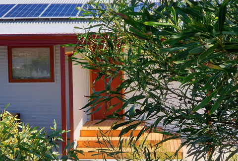 Samphire: Coorong Accommodation - QLD Tourism 0