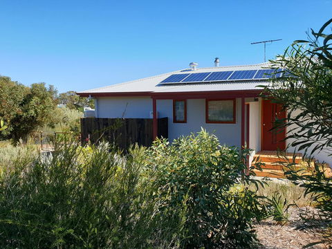 Samphire: Coorong Accommodation - QLD Tourism 1