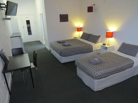 San Remo Hotel Motel - Queensland Tourism 1