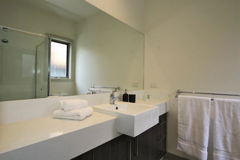 Sanctuary Close - QLD Tourism 3
