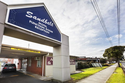 Sandbelt Club Hotel - QLD Tourism 3